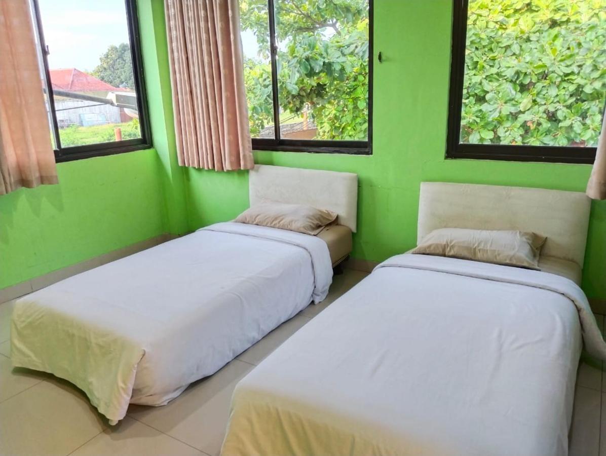 Islamic Guest House At Taqwa Cirebon Habitación foto